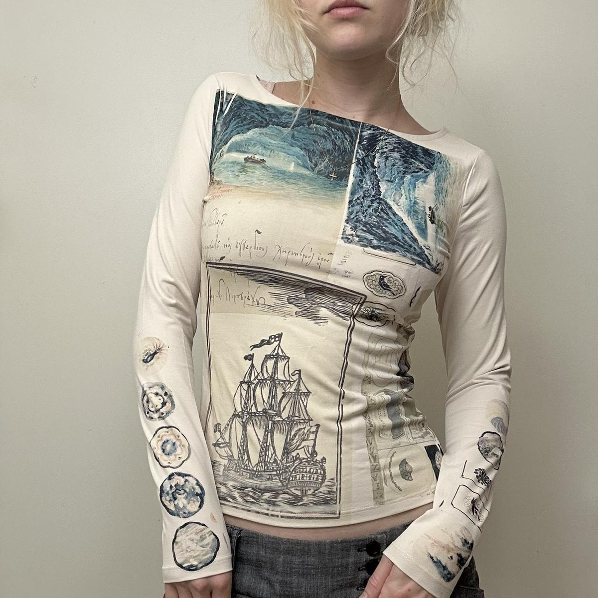 Printed long-sleeved top