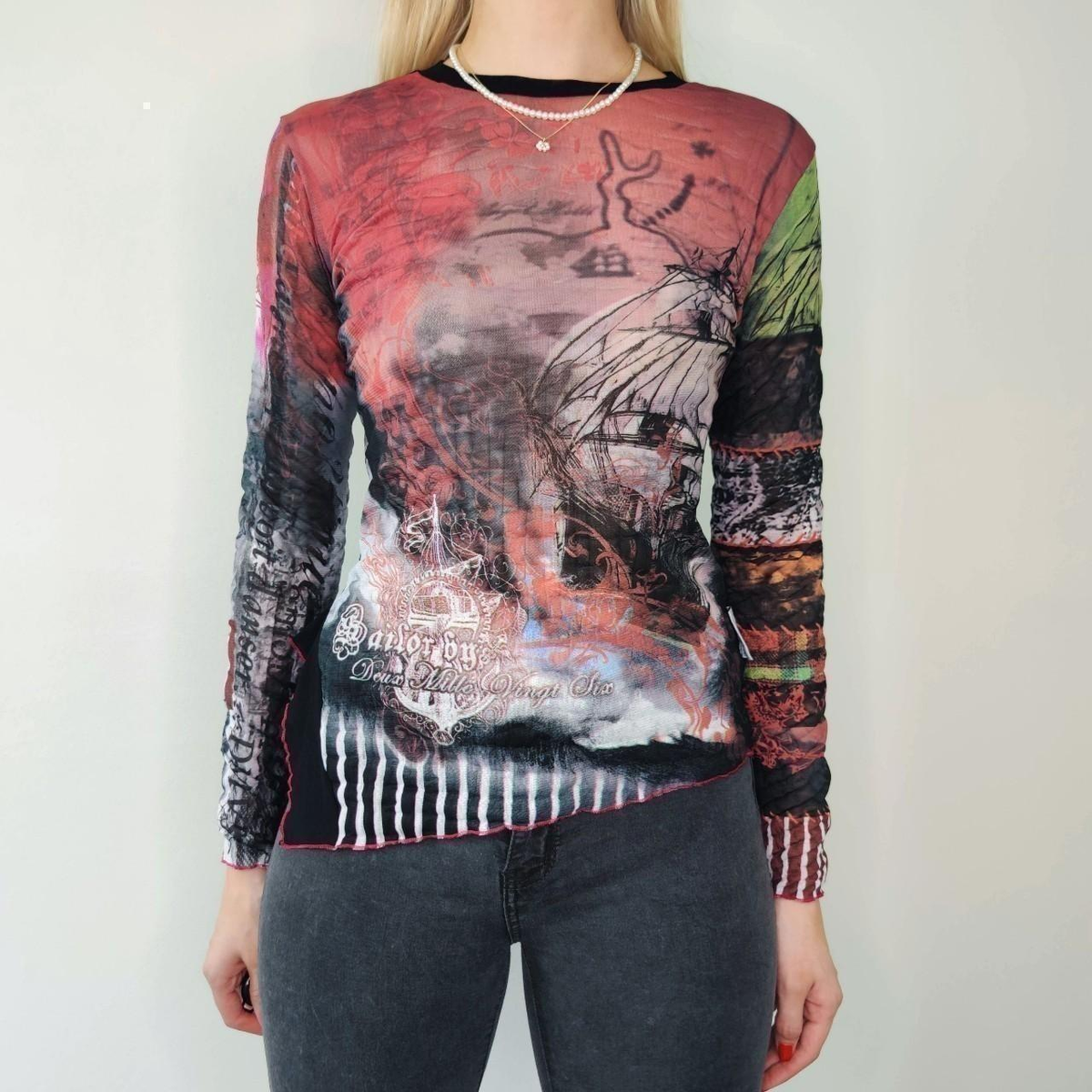 Black and pink long-sleeved